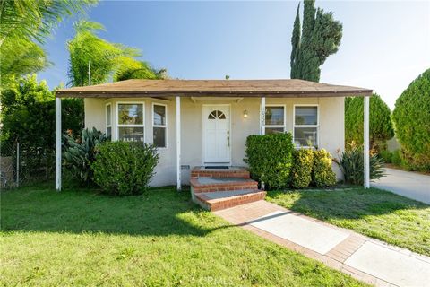 Photo of 10326 Vassar Avenue, Chatsworth, CA 91311 (MLS # SR25268832)