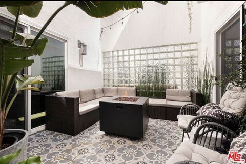 Photo of 1823 20th Street #102, Santa Monica, CA 90404 (MLS # 25623329)