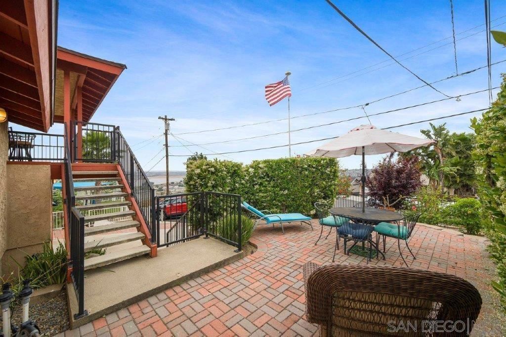 listing image 130724353229597875904