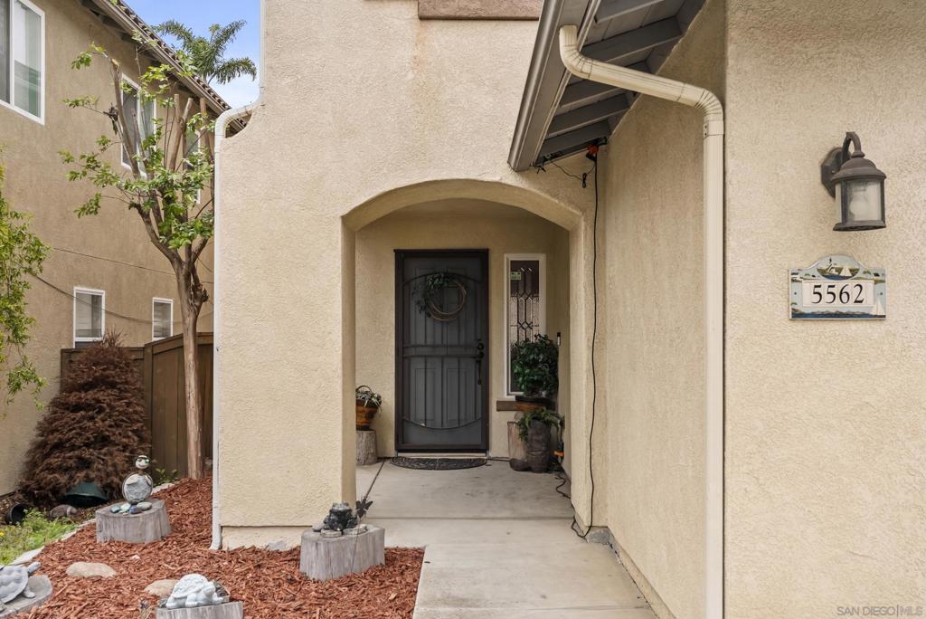 5562 Vista San Simeon