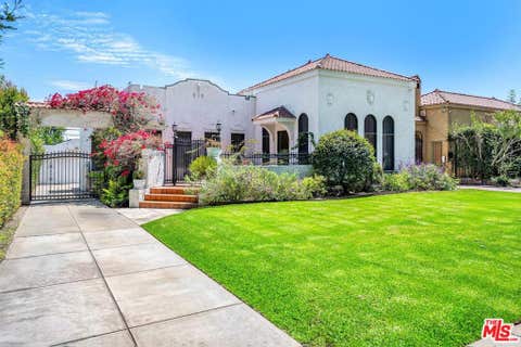 Photo of 10736 Ashton Avenue, Los Angeles, CA 90024 (MLS # 26851883)