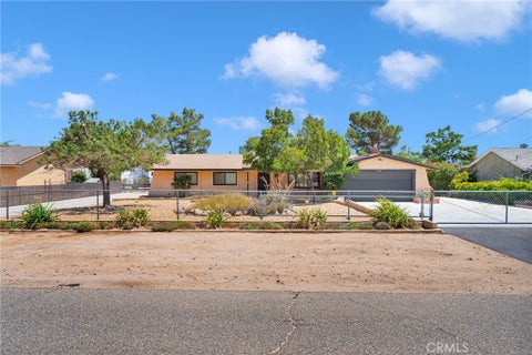 Photo of 10387 Kern AVE, Hesperia, CA 92345 (MLS # TR26171949)