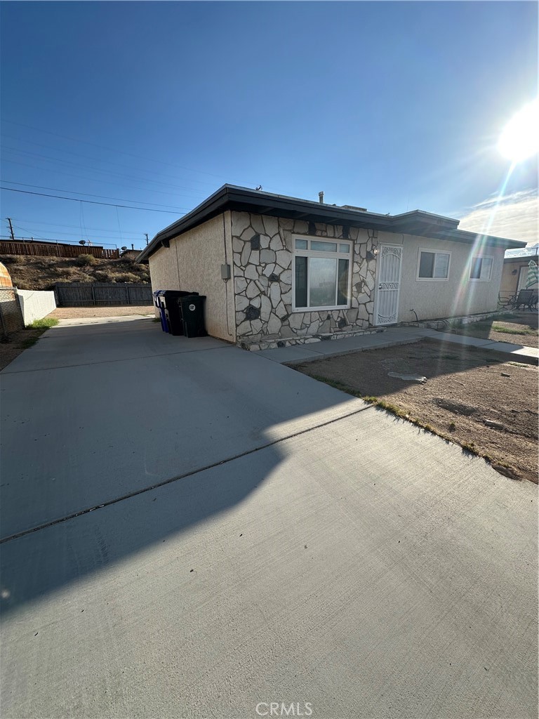This move-in ready home offers 3 bedrooms, 1 bathroom, and approximately 950 sq ft of comfortable living space on a generous 7,000 sq ft lot.
Step inside to discover brand new tile flooring, a completely updated bathroom, and fresh interior paint that gives the home a clean, modern feel. The spacious driveway concrete, offering plenty of parking space. Located in a quiet and established neighborhood, this property is ideal for first-time buyers, investors, or anyone looking for a great deal in a growing area.
Don’t miss your chance to own this updated home at a fantastic price schedule your showing today!