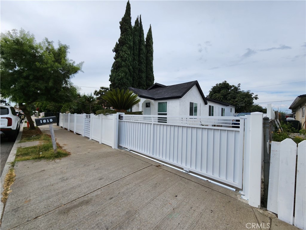 1819 W 2nd