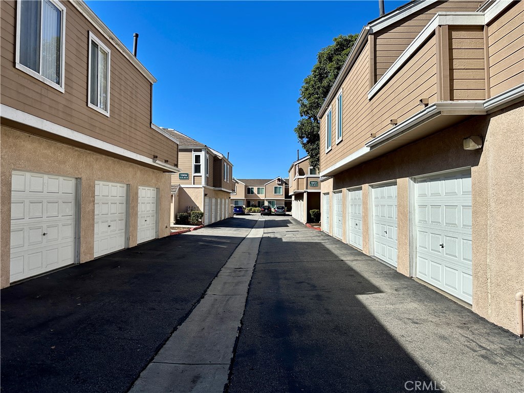 10432 W Briar Oaks E