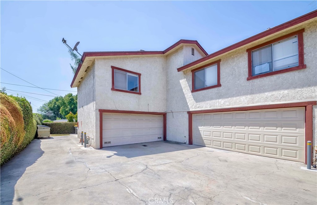 5021 Peck Road 9