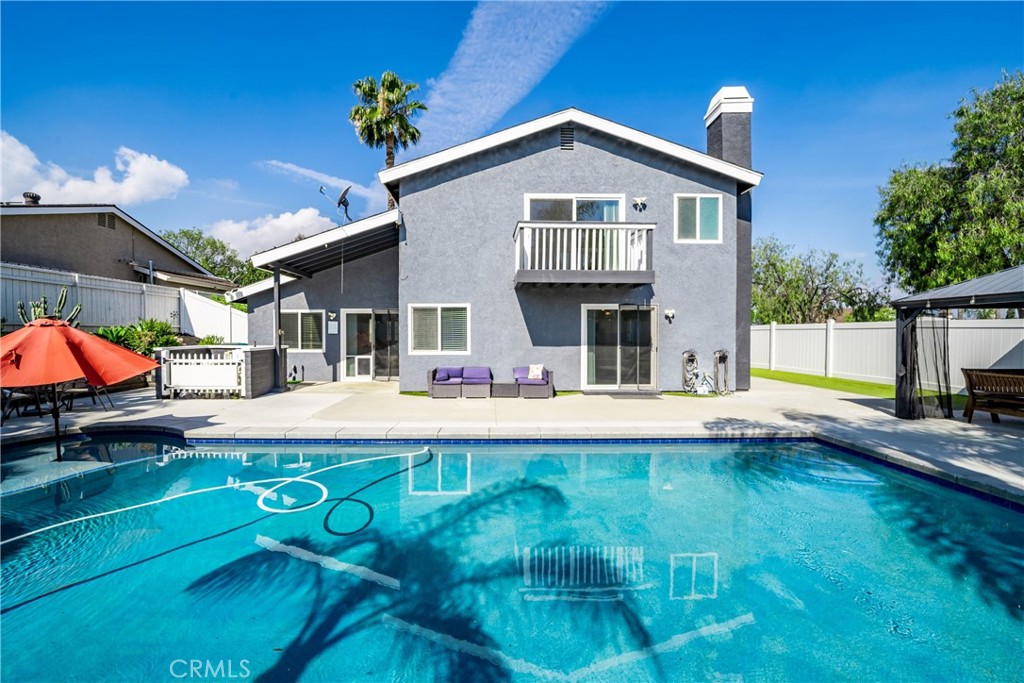 2101 Skylark Circle