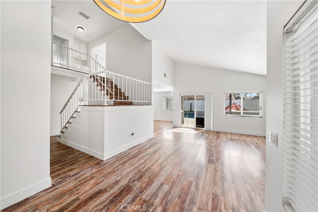 2101 Skylark Circle