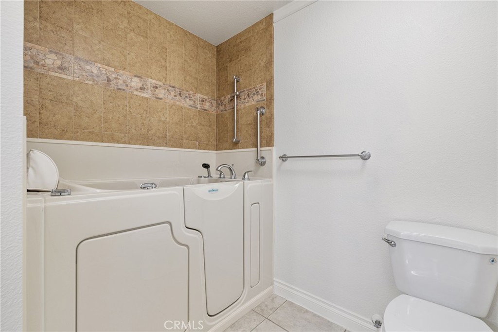 Mission Lakes (34101) - Residential