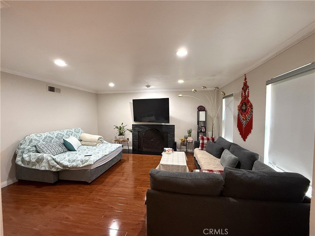7437 Kirkwood