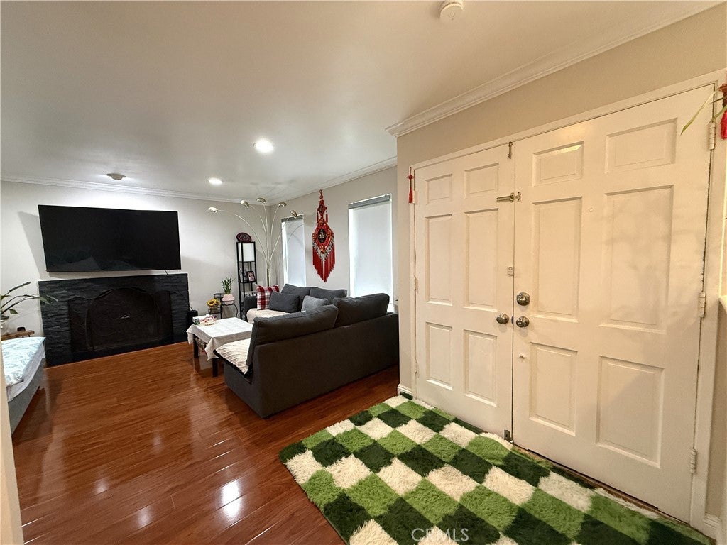 7437 Kirkwood