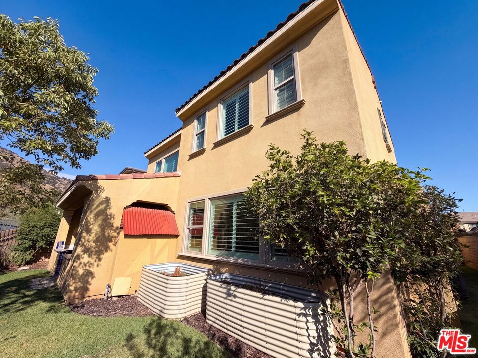 627 E Orange Blossom Way