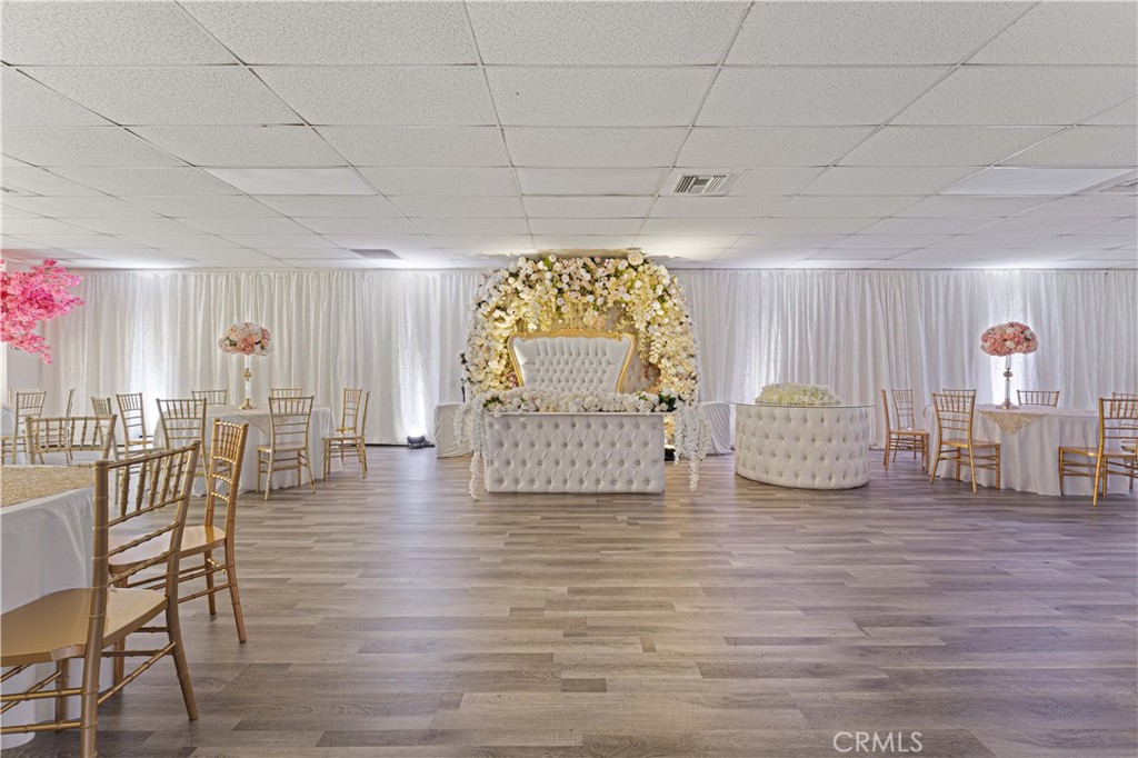 6265 Van Nuys Boulevard