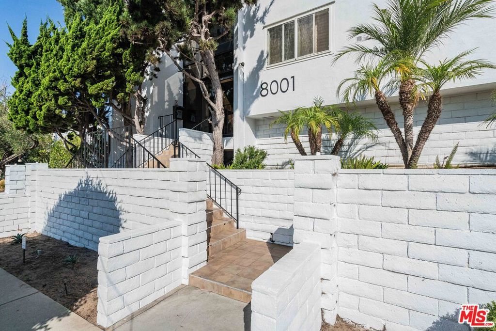 Photo of 8001 Redlands Street #207, Playa Del Rey, CA 90293 (MLS # 25603811)