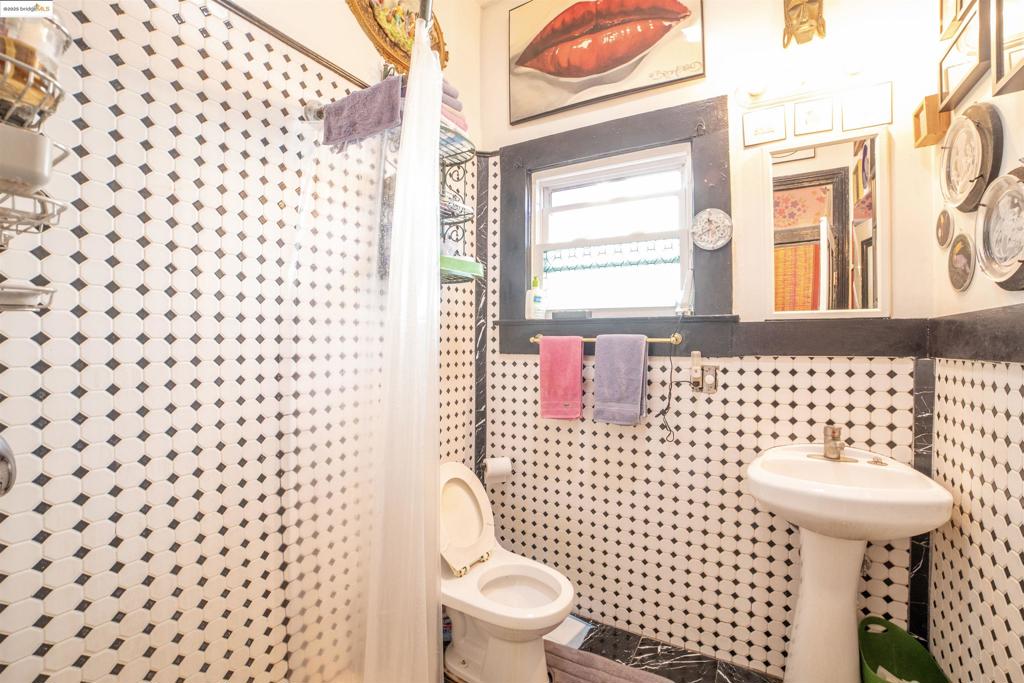 LAKE MERRITT - Residential Income