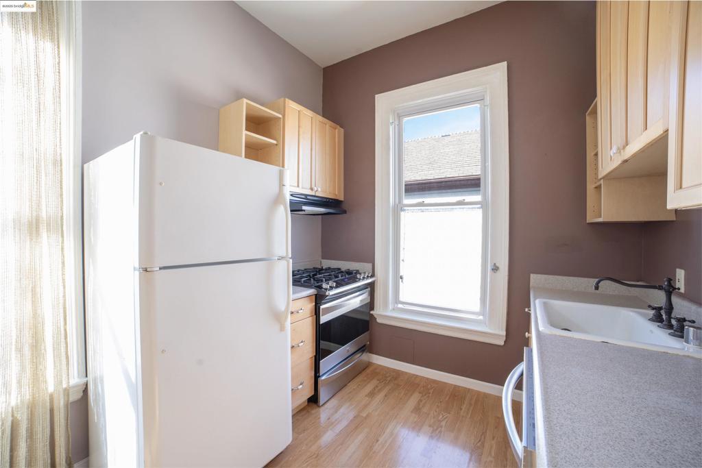 LAKE MERRITT - Residential Income