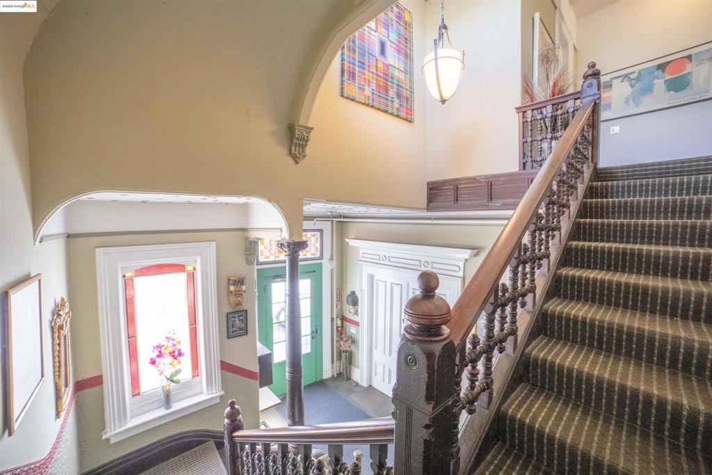 LAKE MERRITT - Residential Income