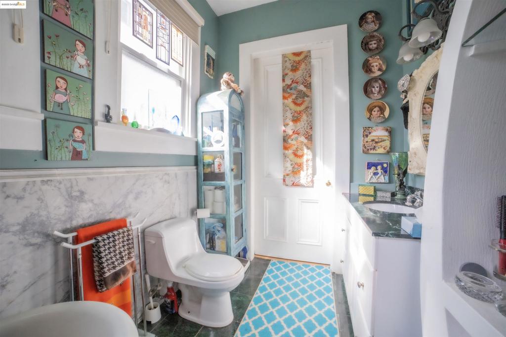 LAKE MERRITT - Residential Income