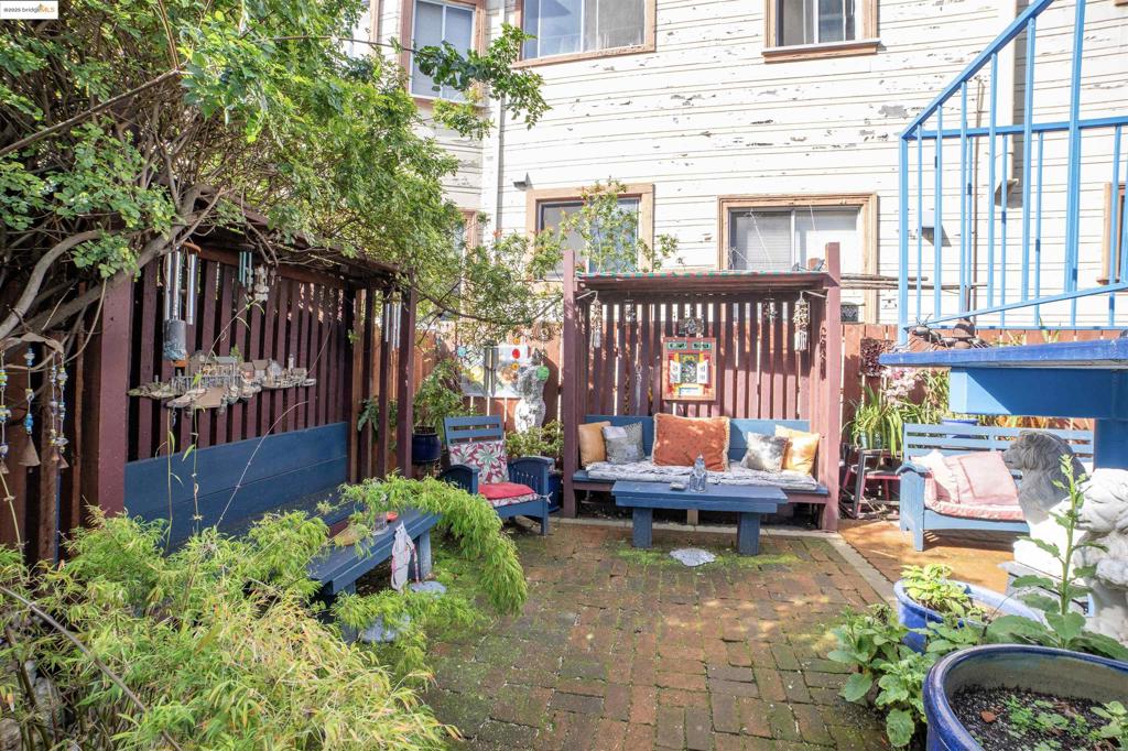 LAKE MERRITT - Residential Income