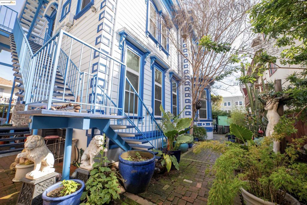 LAKE MERRITT - Residential Income