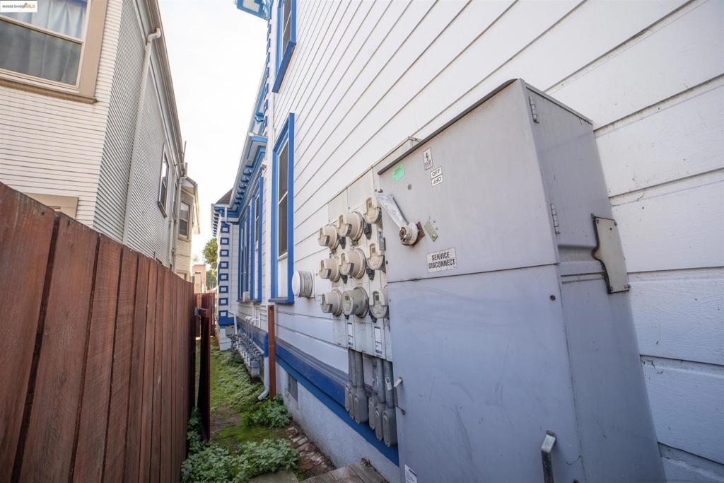 LAKE MERRITT - Residential Income