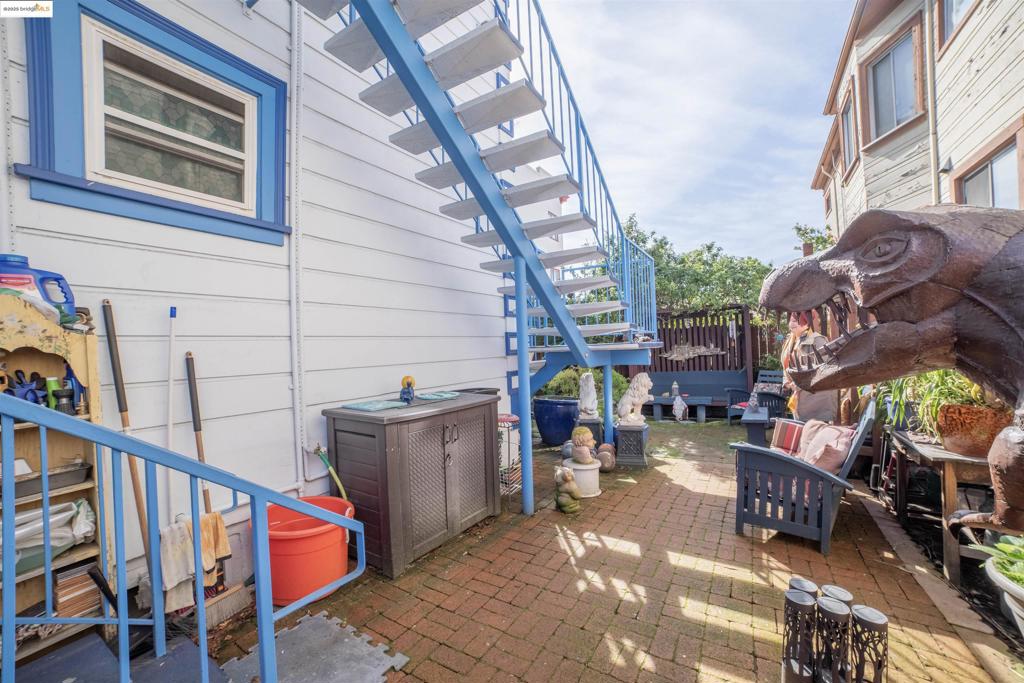 LAKE MERRITT - Residential Income