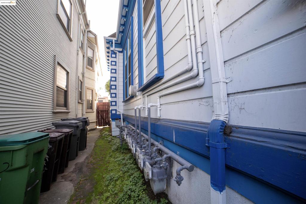 LAKE MERRITT - Residential Income