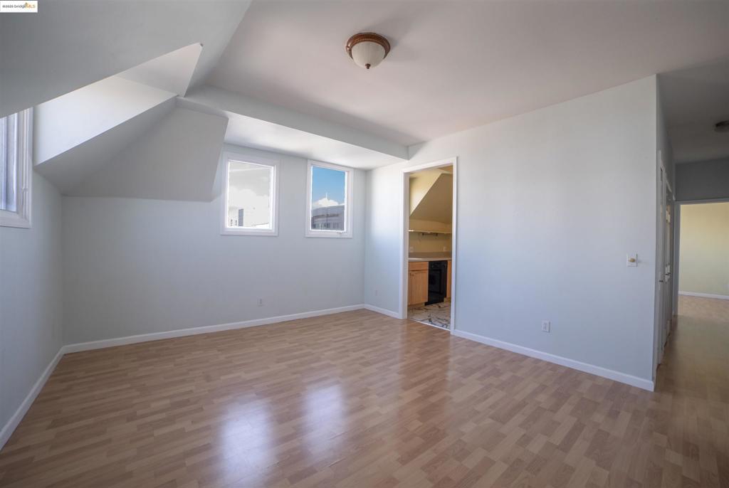 LAKE MERRITT - Residential Income