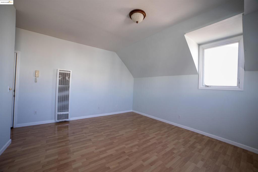 LAKE MERRITT - Residential Income