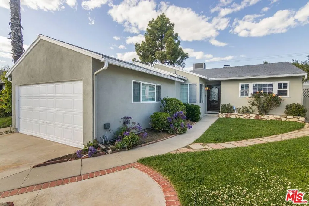 Valley Village, California 91607, United States, 3 Bedrooms Bedrooms, ,2 BathroomsBathrooms,Residential,Active,91900