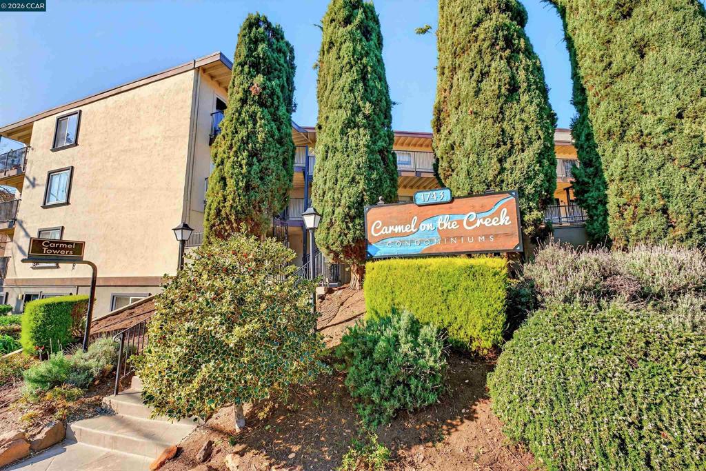 1743 Carmel Dr Dr
