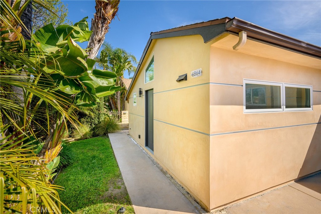 Brand New ADU * 1 Bedroom / 1 Bathroom * 329sqft * High Ceiling * Open Floor Plan * Central A/C & Heat * Water Included * Tenant Pay Power * Street Parking * No Pets