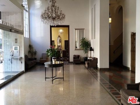 Photo of 570 N Rossmore Avenue #100, Los Angeles, CA 90004 (MLS # 26638407)