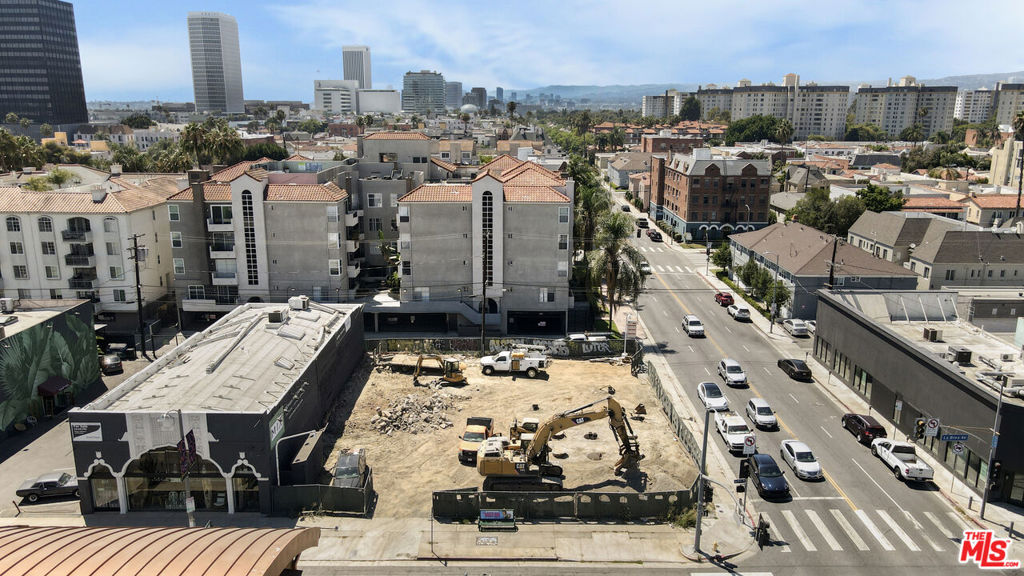 Properties 4 601 S La Brea Avenue