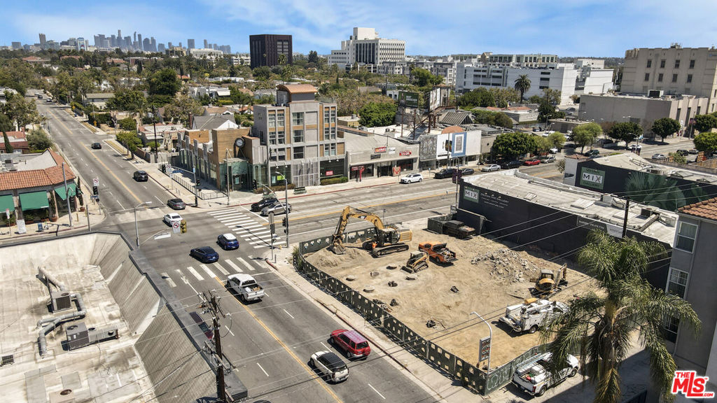 Properties 1 601 S La Brea Avenue