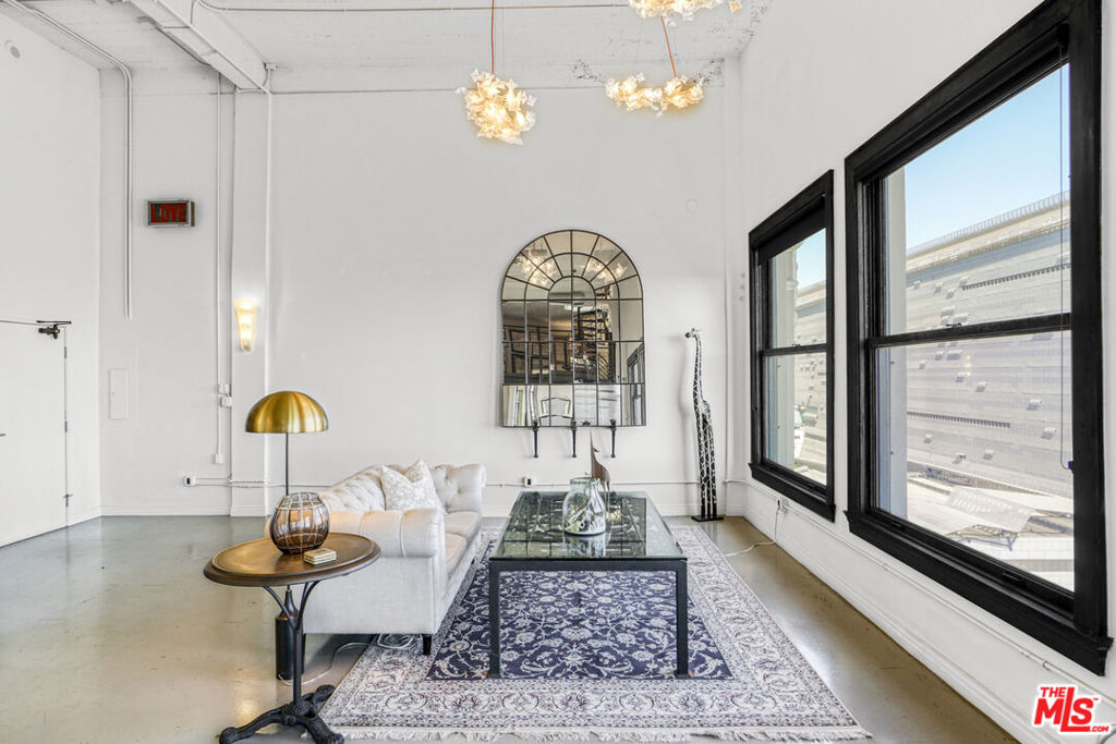 108 W 2nd Street 1006