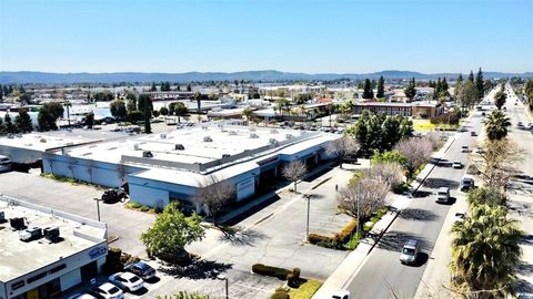 5407 Holt Boulevard Montclair CA 91763
