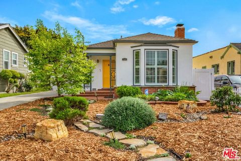 Photo of 4012 W 58th Place, Los Angeles, CA 90043 (MLS # 26673999)