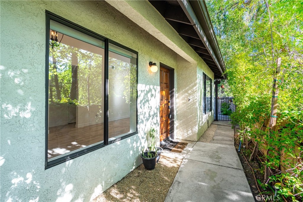 9138 Tujunga Canyon BLVD, Tujunga CA 91042