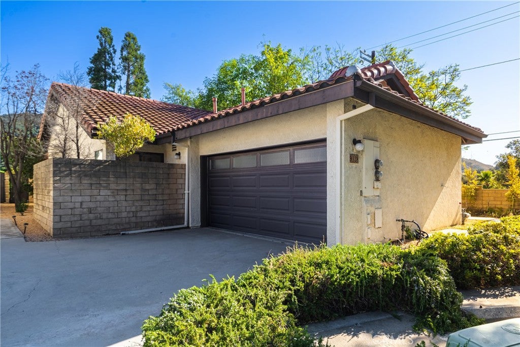 9138 Tujunga Canyon BLVD