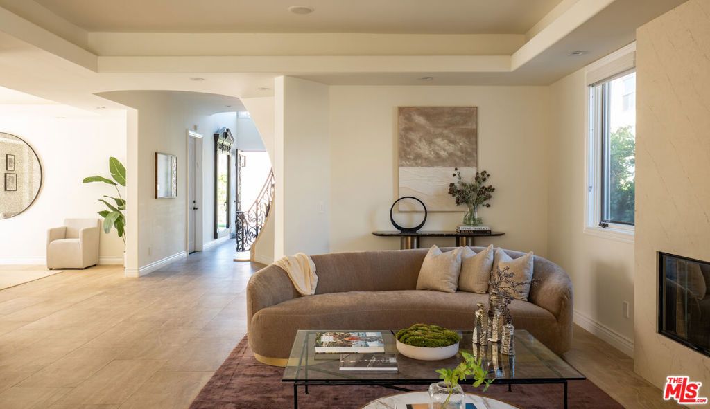 Photo of 1113 Amherst Avenue, Los Angeles, CA 90049 (MLS # 25573057)