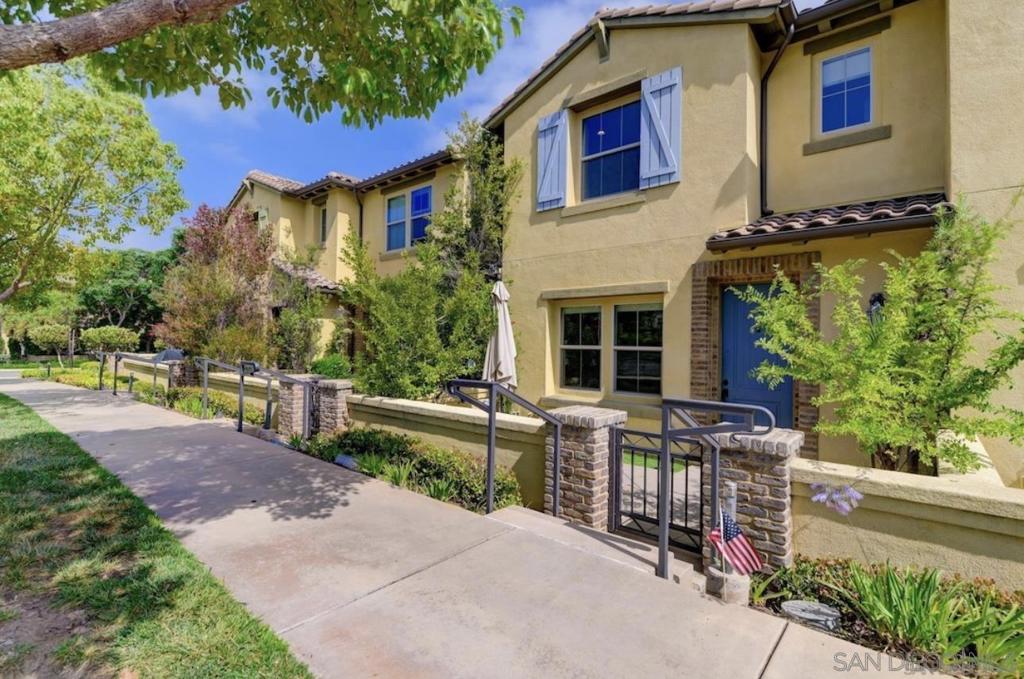 Welcome to this bright and inviting home in the highly desirable Del Sur community (Poway Unified School District). ?? Property Highlights: • 3 Bedrooms | 2.5 Bathrooms • Approx. 1,628 sq. ft. of living space • Open-concept main level with lots of natural light • Modern kitchen with granite counters, stainless steel appliances, and center island • Spacious primary suite with walk-in closet and dual-sink bath • Two secondary bedrooms with shared bath • Charming front porch – perfect for relaxing outdoors ?? Community Amenities: • Award-winning Poway Unified Schools • Resort-style pools, parks, hiking trails, and playgrounds • Walk to Del Sur Town Center for shops, dining, and conveniences ?? Prime Location: Easy access to I-15 and Hwy 56, close to Rancho Bernardo, Carmel Valley, and tech/biotech hubs.