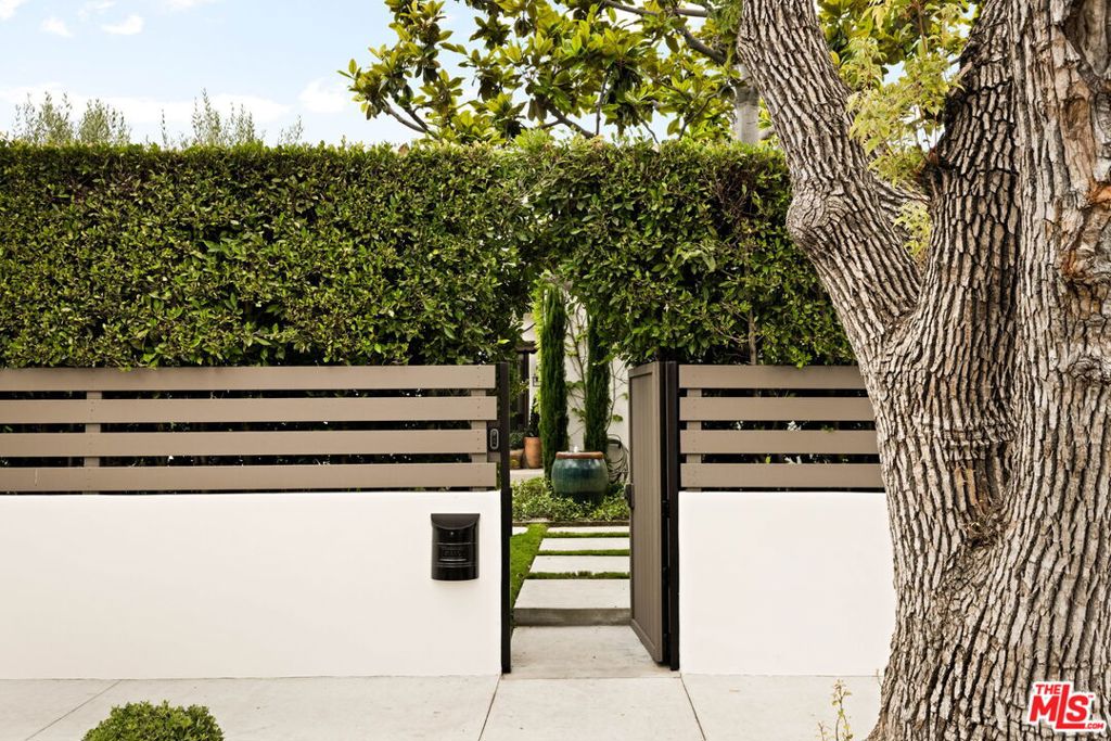 6570 Colgate Avenue, Los Angeles CA 90048