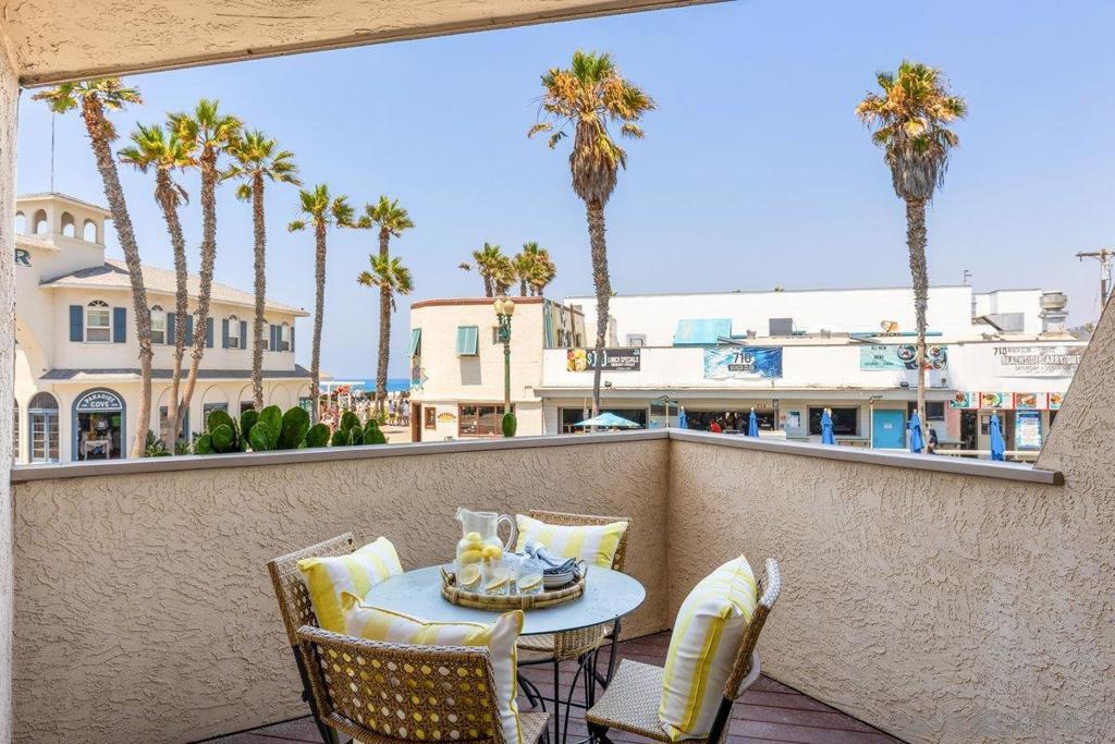 4465 Ocean Blvd 4