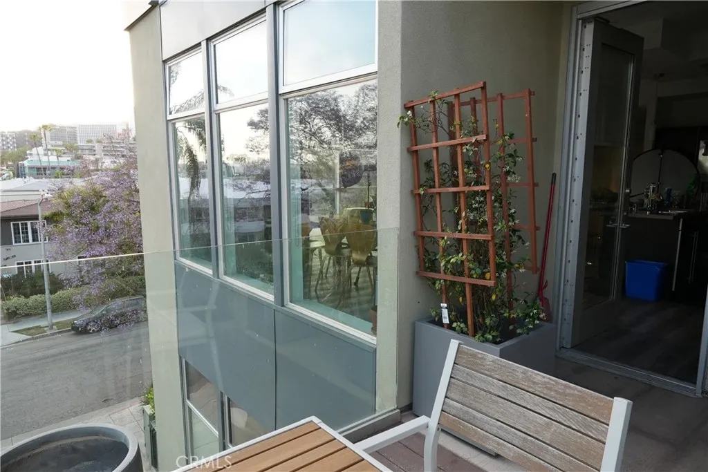 West Hollywood, California 90046, United States, 2 Bedrooms Bedrooms, ,2 BathroomsBathrooms,Residential,Active,153459