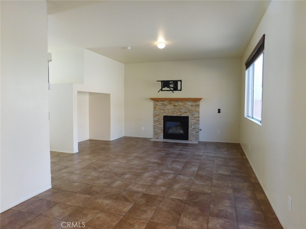 42014 Acacia Way