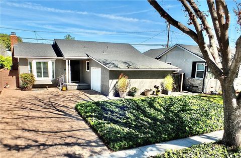 6713 E El Salvador Long Beach CA 90815