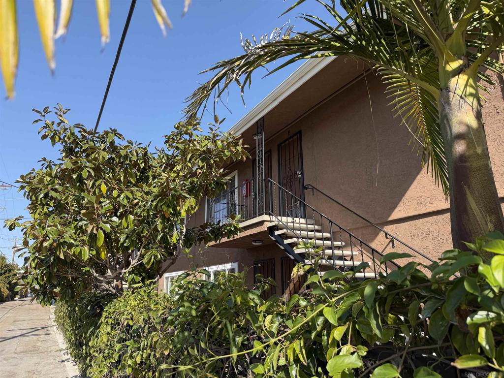 1646 Brookes Ave.