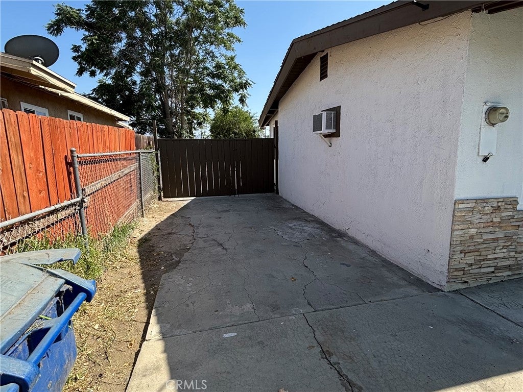 885 San Jacinto