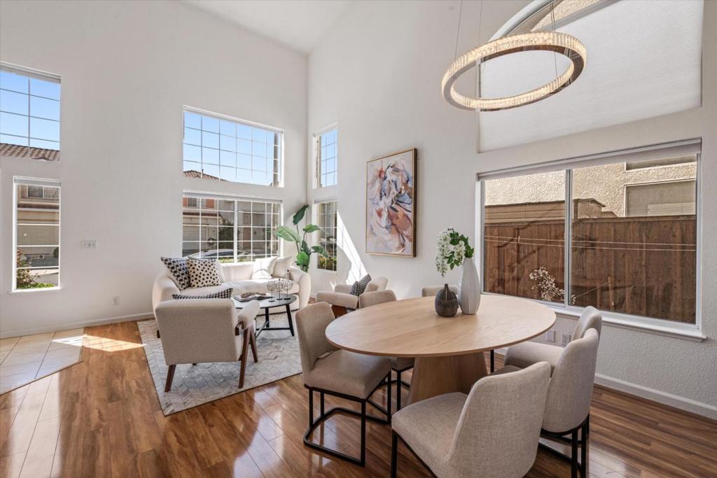 2231 Esperanca Avenue